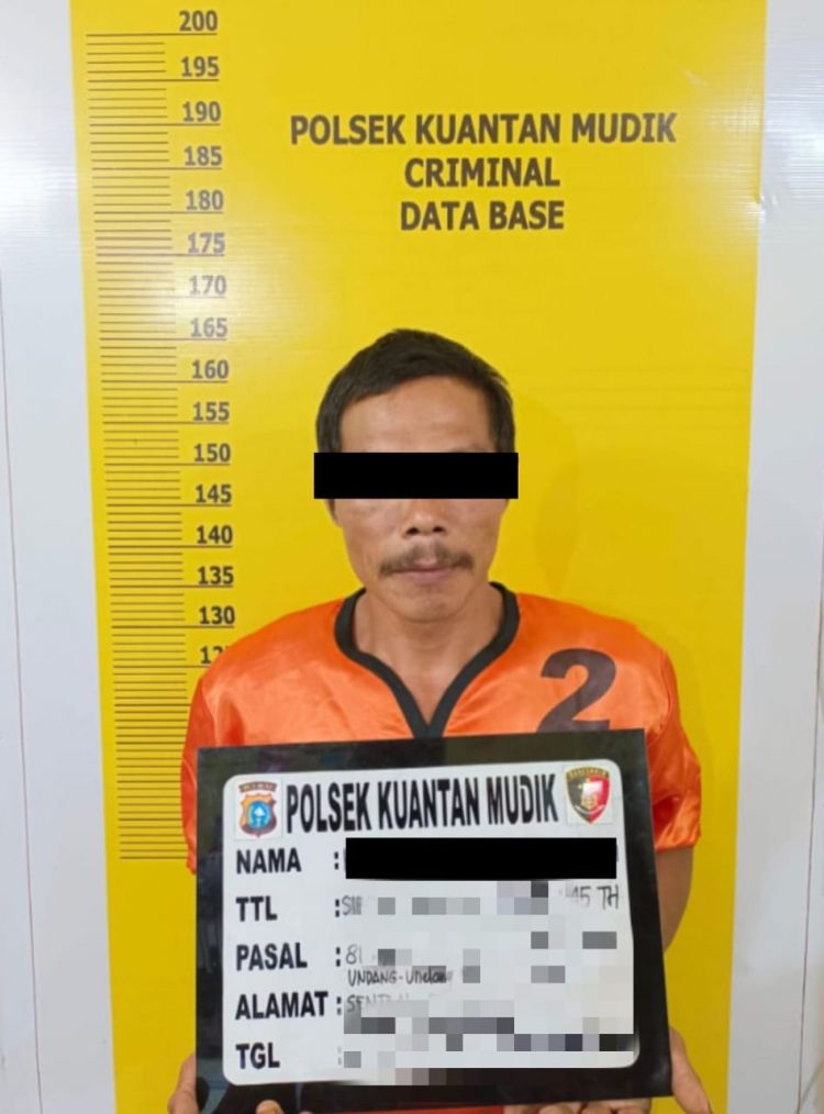 KS als PA (45) tahun pelaku tindak Pidana Pencabulan anak dibawah umur (9)