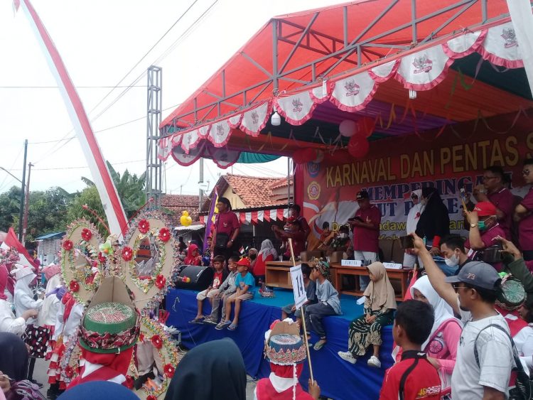 Pemerintah Desa Kaladawa Kec Talang Kab Tegal menggelar gebyar pawai Karnaval di tingkat desa yang diikuti dari perwakilan RW atau RT