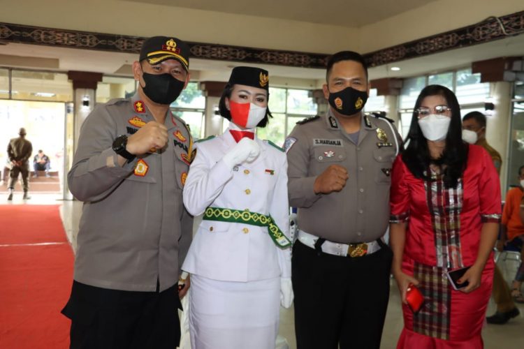 Kapolres Dairi AKBP Wahyudi Rahman, S.H, S.I.K, M.M beri motifasi dan semangat kepada Pasukan Pengibar Bendera Pusaka (PASKIBRAKA) Kabupaten Dairi