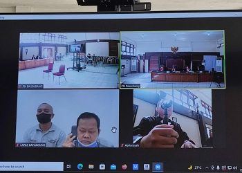 Dua Terdakwa Tabroni Perdana dan Roni Candra yang terjerat kasus Pengadaan bibit karet di Kabupaten OKI dari Disbunak dituntut oleh JPU Kejari OKI dengan hukuman 1 tahun 3 bulan denda Rp 50 juta subsider 3 bulan