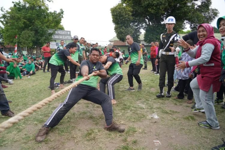 Korem 011/Lilawangsa menggelar berbagai acara perlombaan, seperti lomba tarik tambang, lomba tepung dan turnamen futsal Anak-anak, Tenis dan Bola Voli TNI