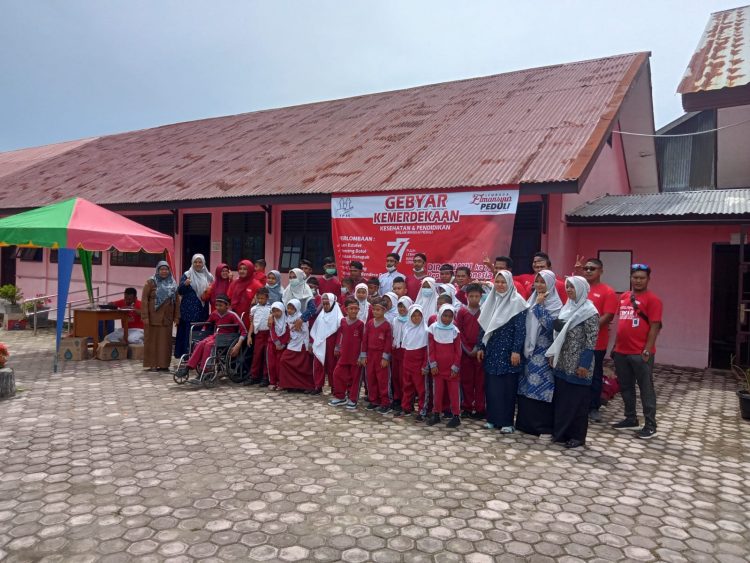 Dalam rangka memeriahkan HUT RI ke 77 tahun 2022 lembaga Elmansyur Peduli Kunjungi sekolah luar biasa SLB YPAC Uteun geulinggang