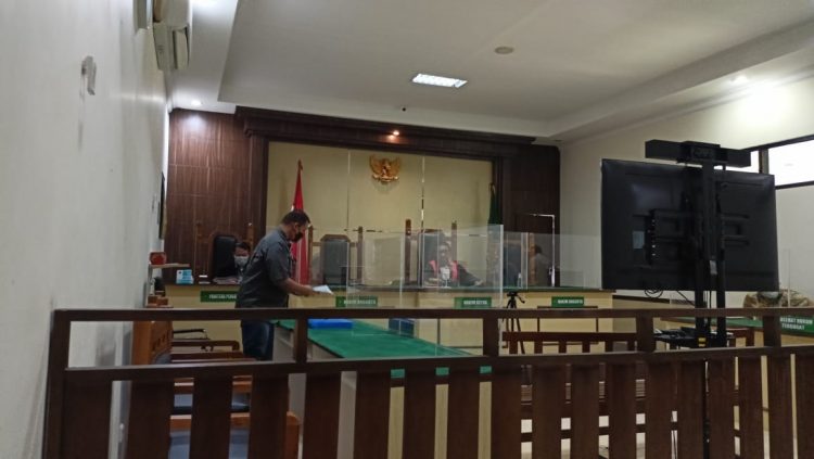 Pengadilan Negeri Cibinong (PN Cibinong) Kabupaten Bogor menunda persidangan gugatan Saepul Abu Gozali, SH, Advokat Pengacara dan Konsultan Hukum