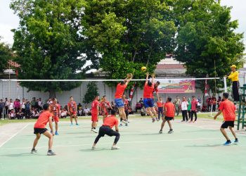 Korem 011/Lilawangsa mengadakan pertandingan pekan olahraga bola voli di Lapangan Jenderal Sudirman Korem 011/Lilawangsa