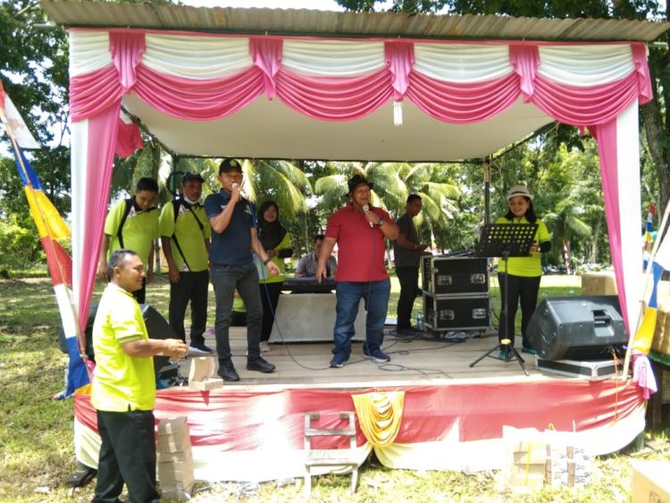Manager PTPN IV Unit Balimbingan Abdi Sinaga mengadakan berbagai kegiatan perlombaan untuk menghibur seluruh undangan dan seluruh Karyawan PTPN IV