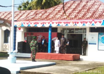 Momen HUT RI ke 77, PLT camat Pedamaran memimpin langsung upacara, yang dilaksanakan di lapangan kantor camat kecamatan Pedamaran
