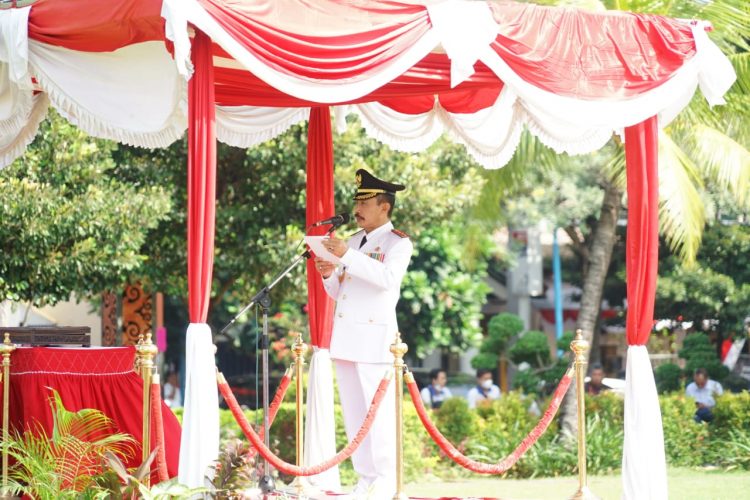 Bupati Pati Pimpin Upacara peringatan Hari Proklamasi Kemerdekaan Republik Indonesia ke 77 dilaksanakan di Alun-alun Kabupaten Pati