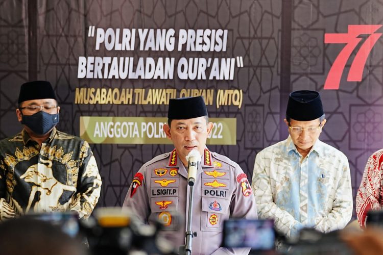 Kapolri Jenderal Listyo Sigit Prabowo menghadiri penganugerahan Musabaqah Tilawatil Qur’an (MTQ) anggota Polri di Auditorium STIK-PTIK