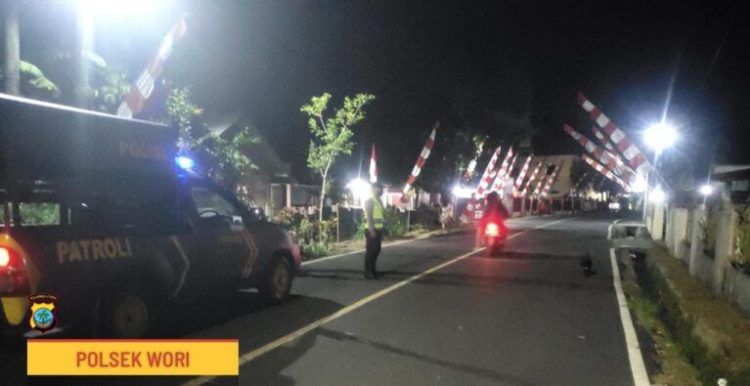 Guna mencegah pelanggaran dan angka kecelakaan di Jalan raya anggota Polresta Manado dan Polsek jajaran melaksanakan Silau Mata pada malam hari