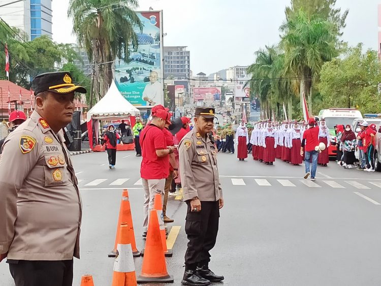 Sejumlah 92 (sembilan puluh dua) Personel dari Polres Pangkalpinang di turunkan untuk melakukan pengamanan Pawai Baris Berbaris dan Karnaval hari ulang tahun kemerdekaan Republik Indonesia