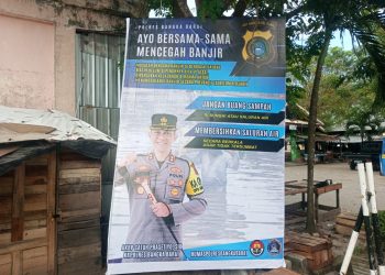 Polres Bangka Barat memasang spanduk yang berisi imbauan tentang antisipasi terhadap bencana banjir