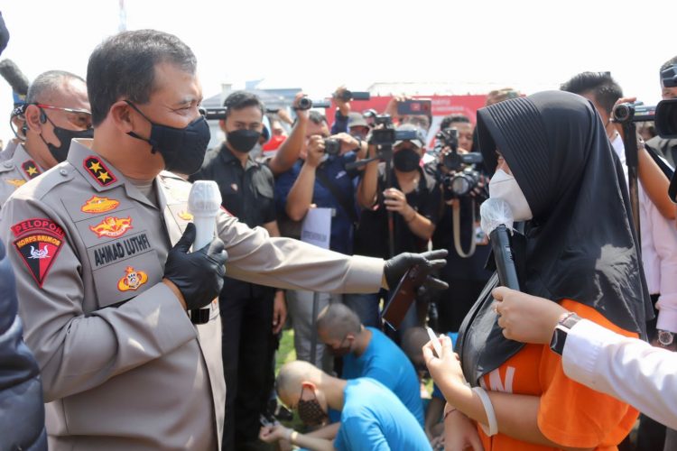 Seorang selebgram yang bertugas mempromosikan bisnis haram tersebut ditangkap oleh jajaran Ditreskrimsus Polda Jawa Tengah