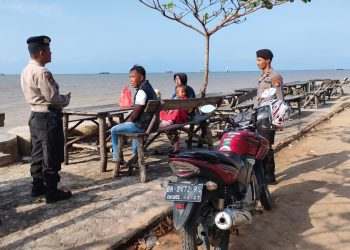 Personel Sat Samapta Polres Bangka Barat terus melaksanakan kegiatan Patroli dialogis