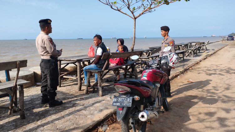 Personel Sat Samapta Polres Bangka Barat terus melaksanakan kegiatan Patroli dialogis
