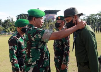 Irdam II/Sriwijaya Brigjen TNI Heru Setio Paripurnawan, M.D.A., M.S.S secara resmi membuka Pendidikan Dasar Kedisiplinan (Diksarlin) bagi 3200 Mahasiswa Baru Politeknik Negeri Sriwijaya Tahun Akademik 2022/2023