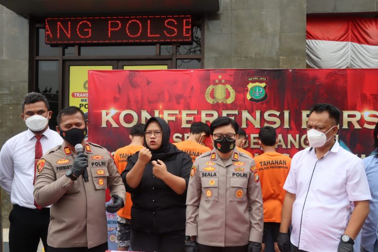 Unit Reskrim Polsek Pagedangan Polres Tangerang Selatan berhasil menangkap dan mengungkap sindikat pencurian kendaraan bermotor