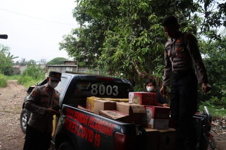 Polres Tangerang Selatan melaksanakan operasi peredaran minuman keras (miras) di wilayah hukum Polres Tangerang Selatan