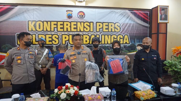 Unit PPA Satreskrim Polres Purbalingga berhasil mengungkap kasus pencabulan terhadap anak yang dilakukan oleh oknum PNS yang bekerja sebagai seorang kepala sekolah di wilayah Kecamatan Kutasari