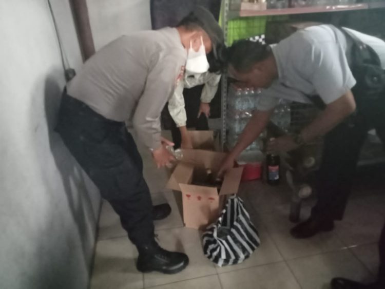 Polsek Kutasari terus melakukan razia peredaran minuman keras (miras)