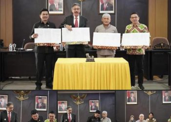DPRD provinsi Kepulauan Bangka Belitung (Kep. Babel) bersama pemerintah provinsi Kep. Babel menandatangani nota kesepakatan tentang lerubahan Kebijakan Umum Anggaran (KUA) dan perubahan Prioritas Plafin Anggaran Sementara (PPAS) APBD