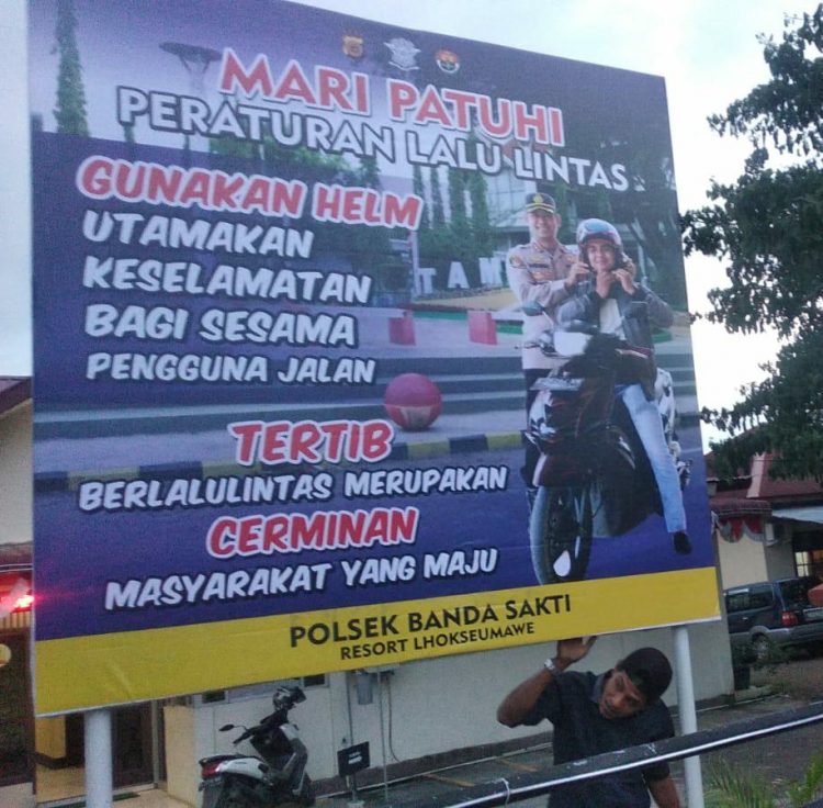 Kapolres Lhokseumawe, AKBP Henki Ismanto, SIK mengajak masyarakat di wilayah hukum Polres Lhokseumawe agar tertib berlalulintas