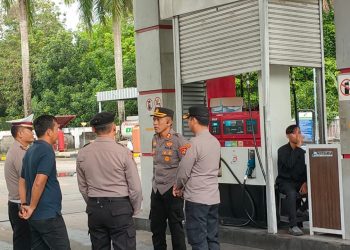 Kapolres Bangka Barat, AKBP Catur Prasetiyo S.I.K, turun langsung melakukan sidak di sejumlah SPBU