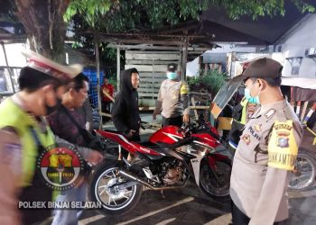 Razia terhadap kendaraan bermotor khusus roda dua maupun roda 4 yang menggunakan knalpot blong/tidak sesuai SNI