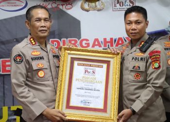 Kapolres Tangsel AKBP Sarly Sollu, S.I.K., M.H. menerima penghargaan Kak Seto Awards 2022 dan Pencatat Prestasi Polisi Selebriti (PPPS)