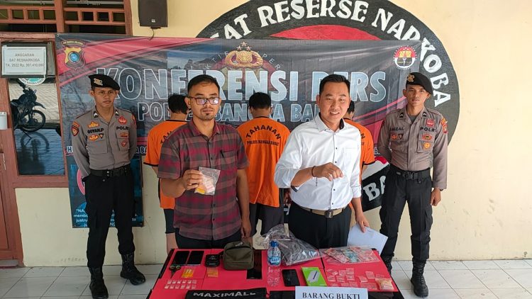 Polres Bangka Barat melaksanakan konferensi pers keberhasilan Satuan Reserse Narkoba Polres Bangka Barat dalam pengungkapan kasus tindak pidana Narkotika