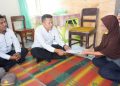 Polres Purbalingga menyerahkan bantuan sosial bagi seorang perempuan bernama Yulia Tri Purwesti warga Kelurahan Kedungmenjangan RT 4 RW 2
