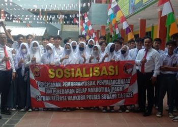 Satuan Reserse Narkoba Polres Subang menggelar kegiatan Penyuluhan/Pencegahan Pemberantasan Penyalahgunaan dan Peredaran Gelap Narkotika (P4GN) di SMA PGRI 1 Subang