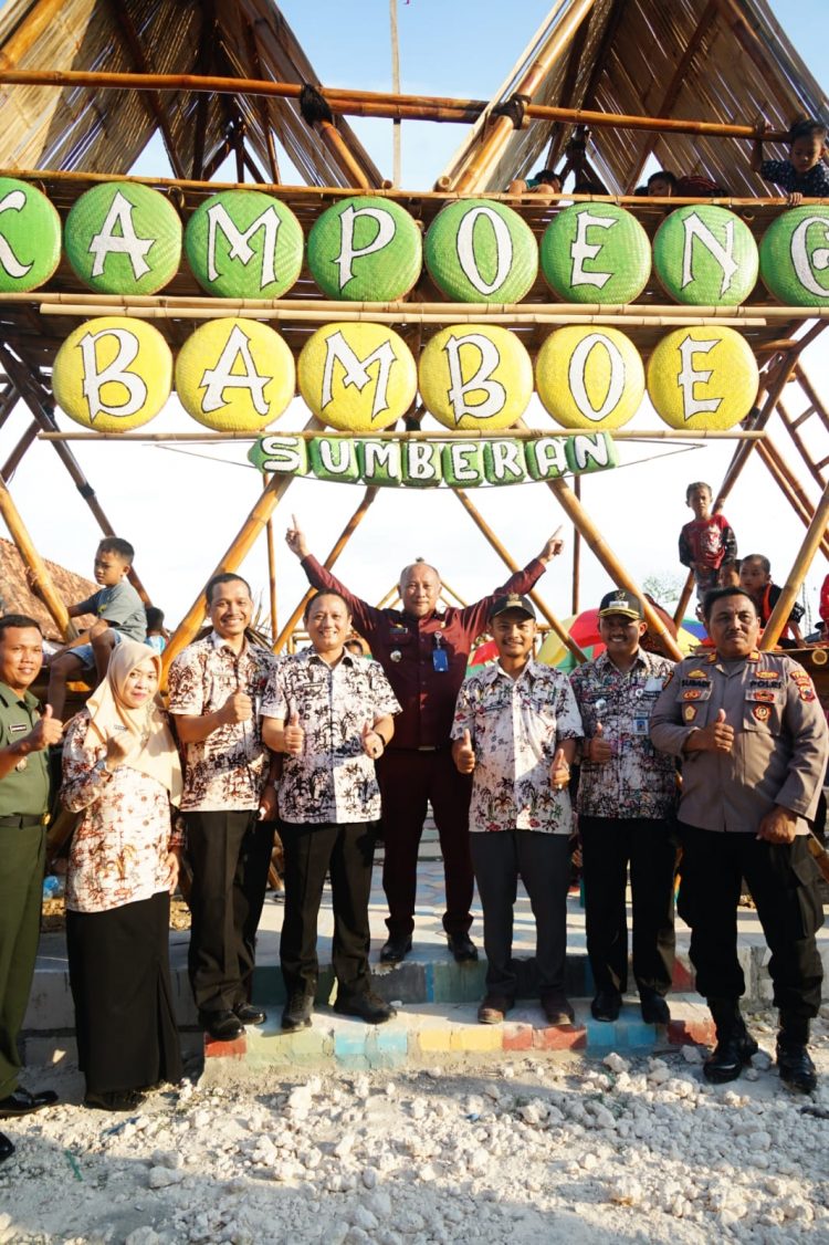 Pj Bupati Pati Henggar Budi Anggoro meresmikan Wisata Kuliner Kampoeng Bamboe yang berlokasi di Desa Sumberan