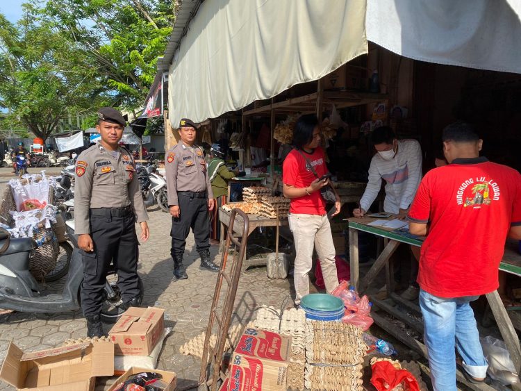 Personel Satuan Samapta Polres Bangka Barat melaksanakan patroli dialogis untuk mengantisipasi tindak kriminalitas