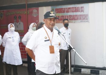 Pj Bupati Pati Henggar Budi Anggoro melaksanakan kegiatan apel pagi dan pembinaan OPD di Disdukcapil dan Dishub Kabupaten Pati