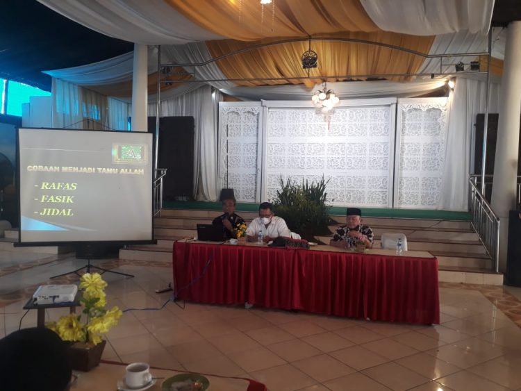 Sosialisasi pemaparan terkait pemberangkatan calon Jamaah Umroh tahun 2022 yang diadakan Kantor perwakilan AROFAH Tour Purbayasa