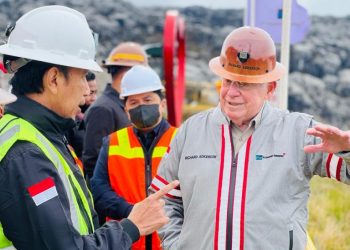 Presiden dan Ibu Iriana didampingi Presiden Direktur PT Freeport Indonesia (PTFI) Tony Wenas mengunjungi Museum Bunaken