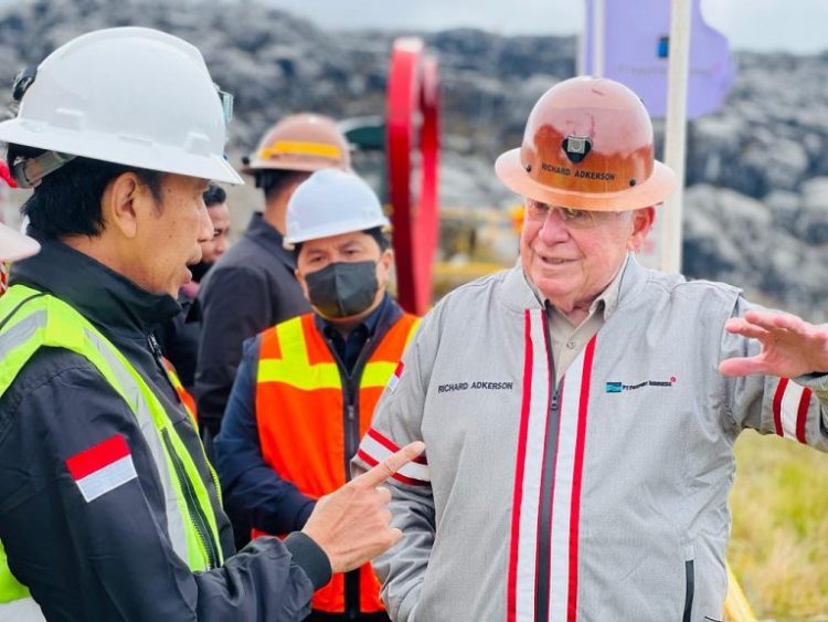 Presiden dan Ibu Iriana didampingi Presiden Direktur PT Freeport Indonesia (PTFI) Tony Wenas mengunjungi Museum Bunaken