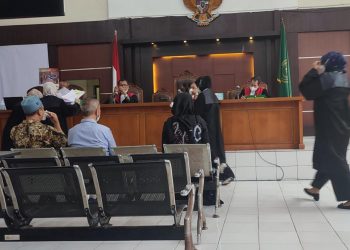 Tiga terdakwa dihadirkan langsung dalam persidangan dalam kasus dugaan korupsi di Dinas Pendidikan Kabupaten Musirawas tahun anggaran 2019