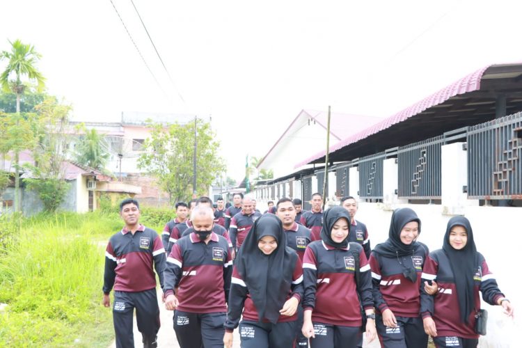 Polres Lhokseumawe rutin melakukan olah raga setelah apel pagi sebelum memulai aktivitas kerja di hari Jum’at