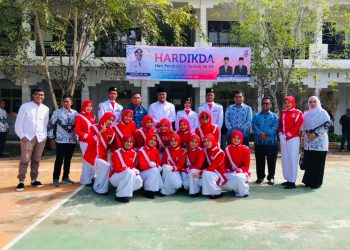 Upacara pengibaran bendera merah putih dalam rangka memperingati Hari Pendidikan Daerah (Hardikda) Aceh ke-63 tingkat Kabupaten Aceh Utara
