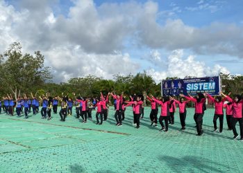 Personel Polres Bangka Barat bersama Bhayangkari Cabang Bangka Barat melaksanakan olah raga pagi
