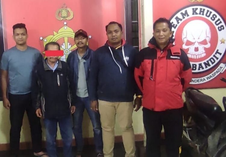 Pelaku Pembunuhan tersebut LN (61) laki laki pekerjaan tani agama kristen beralamat di dusun lae pinang desa bintang kecamatan sidikalang kabupaten Dairi