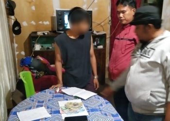 Tim Opsnal Sat Reskrim Polres Minahasa Tenggara mengamankan dua pria pelaku judi togel yang beroperasi di wilayah Kecamatan Ratahan