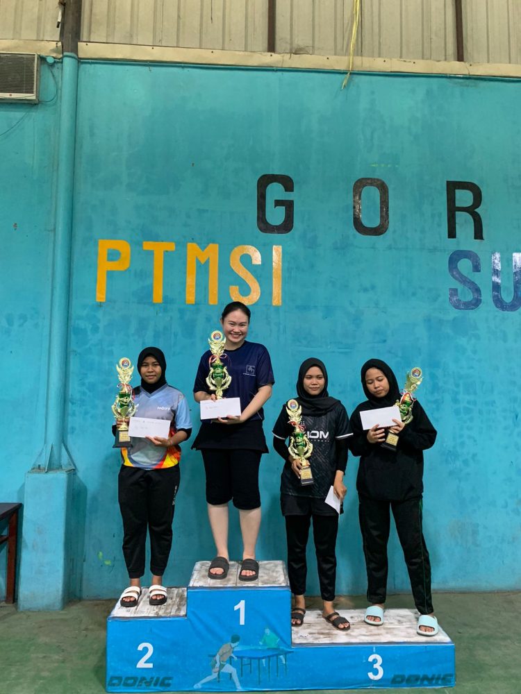 Stevany als Mimi 7 kali menang dalam pertandingan tenis meja putri Se-Sumatera Utara yang digelar di GOR TSP PTMSI Medan