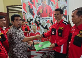 Ketua DPD Pejuang Batak Bersatu Kabupaten Mandailing Natal Darwin Hutauruk Menerima SK Dari Ketua DPW Sumut Pejuang Batak Bersatu Dengan Masa Tugas 2022-2027
