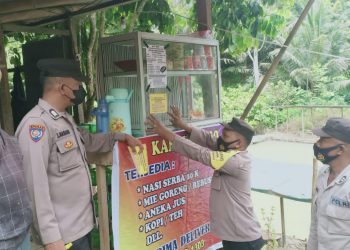 Polsek Parongil melalui Bhabinkamtibmas menempelkan himbauan di kolam pancing milik warga agar menghentikan segala bentuk perjudian