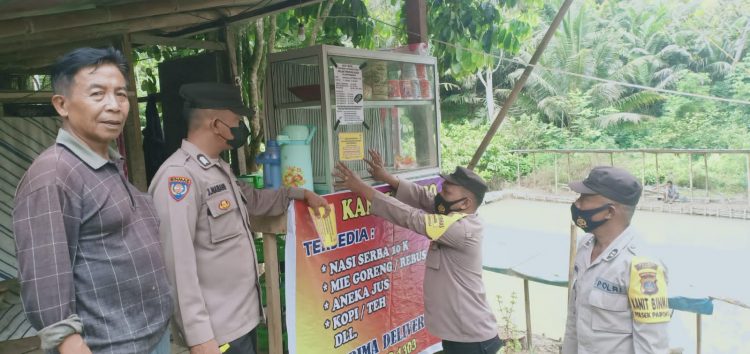 Polsek Parongil melalui Bhabinkamtibmas menempelkan himbauan di kolam pancing milik warga agar menghentikan segala bentuk perjudian