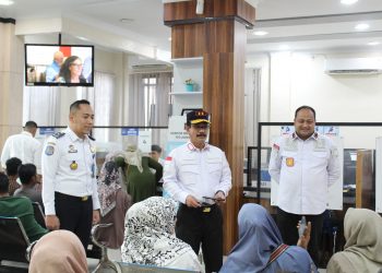 Meurah Budiman, Kepala Kantor Wilayah Kemenkumham Aceh melakukan kunjungan kerja ke Kantor Imigrasi Lhokseumawe