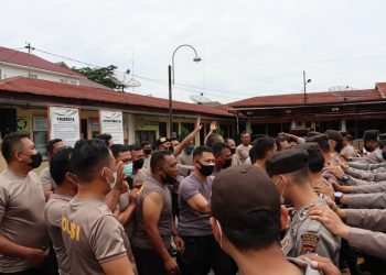 Personel Polres Pematangsiantar melaksanakan program rutin pelatihan Dalmas