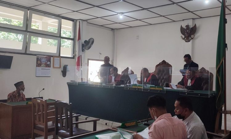 Sidang gugatan perdata khusus Perselisihan Hubungan Industrial (PHI) antara Rahman (62) selaku penggugat dengan tergugat dari PT Surya Bumi Agro Langgeng